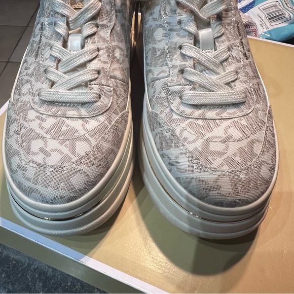 Michael Kors Hayes Empire Signature Logo Platform Sneaker - Picture 12 of 14